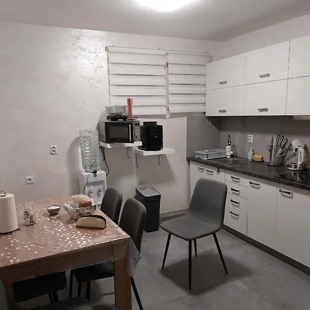 Sunny Karina Apartment *